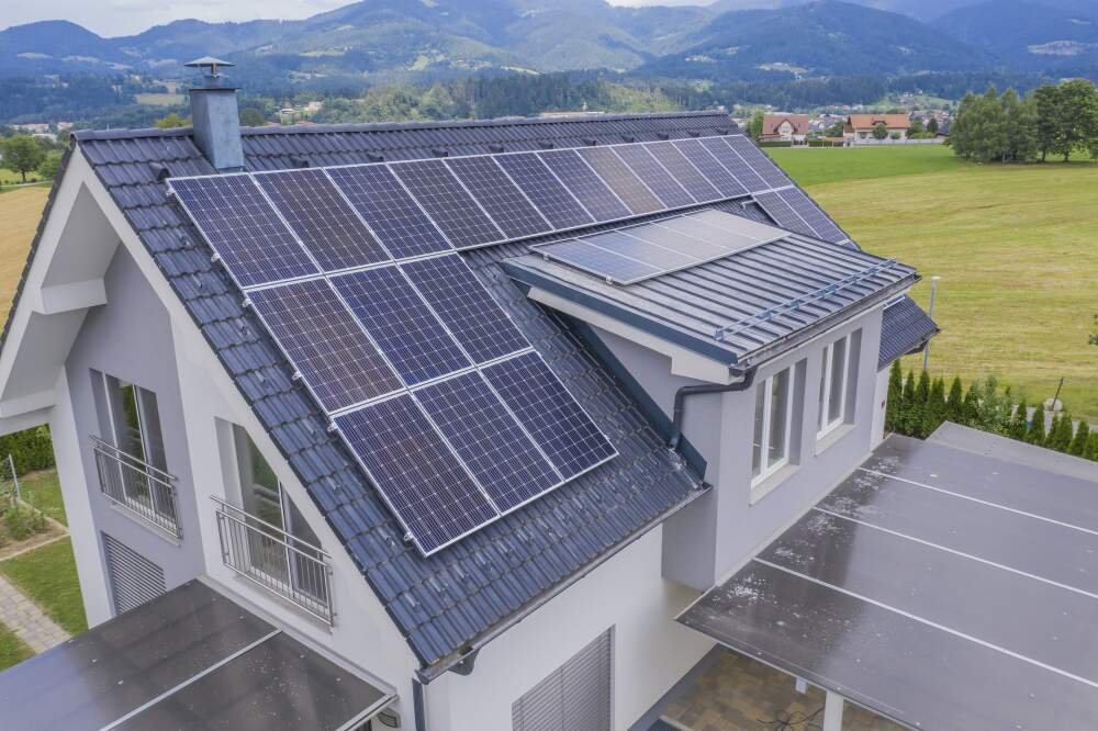 Elizabeth Olsen's House Solar Panels