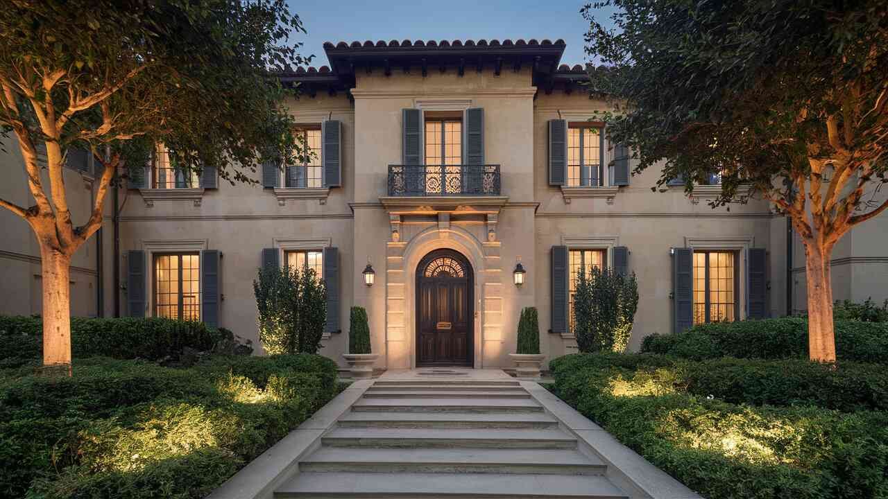 Angelina Jolie's Los Feliz Residence A Blend of History and Luxury
